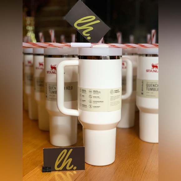 New In Hand Stanley H2.0 Mistletoe Twist Limited Edition 40oz Quencher Tumbler - Picture 3 of 5